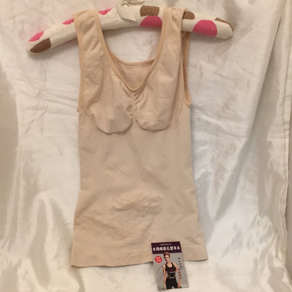 Women’s Tank Top Stretch Fits S-XL Tan NWT